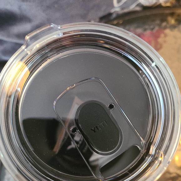 Yeti - Picture 2 of 5